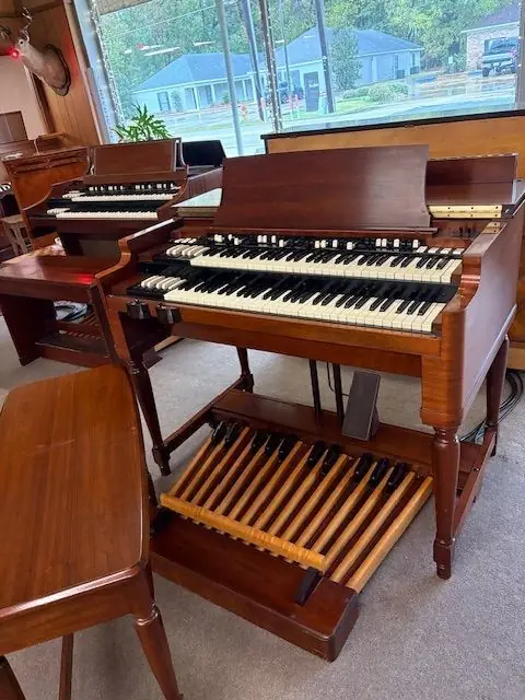 Hammond RT-3 organ with full pedalboard