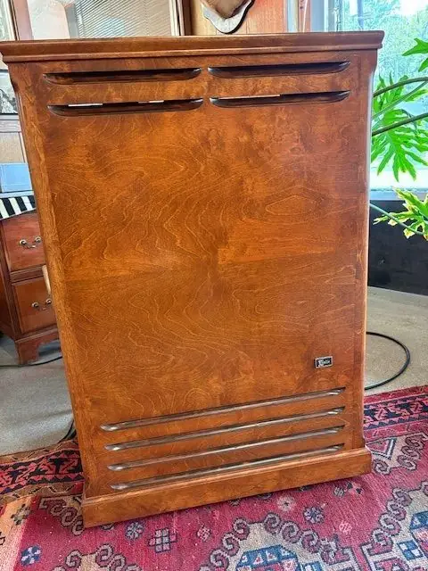 Hammond tone cabinet, front elevation, on the showroom floor